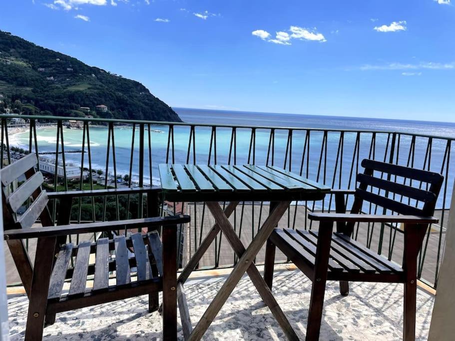 Ocean View Villa With Fast Wi-Fi And Elevator To Town 莱万托 外观 照片