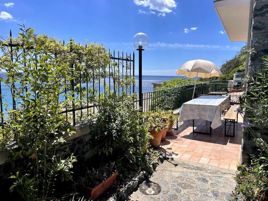 Ocean View Villa With Fast Wi-Fi And Elevator To Town 莱万托 外观 照片